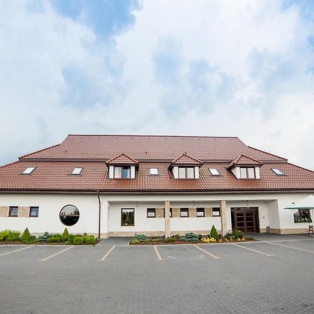 Gosciniec Nad Goplem Hotel Grodztwo Екстериор снимка